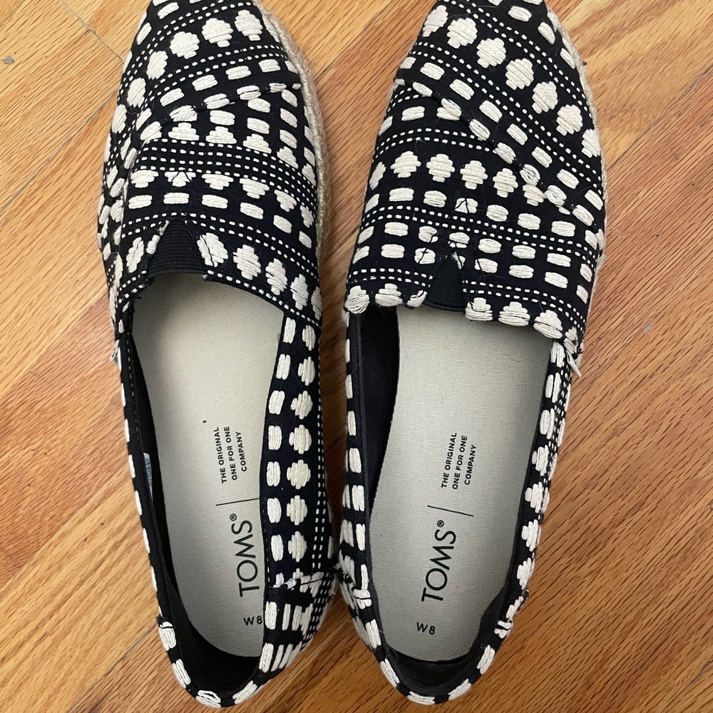 Toms Women's Black and White Loafers